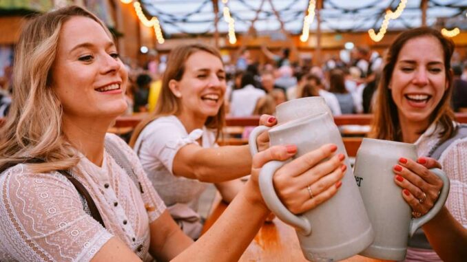 Oktoberfest-Outfit für Frauen - das musst du wissen