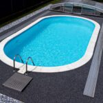 Steinteppich als Poolumrandung